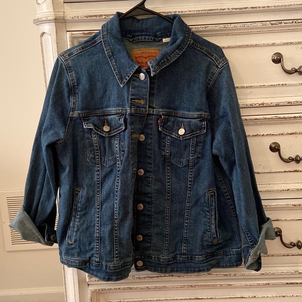 1x Womems Levi Jean jacket